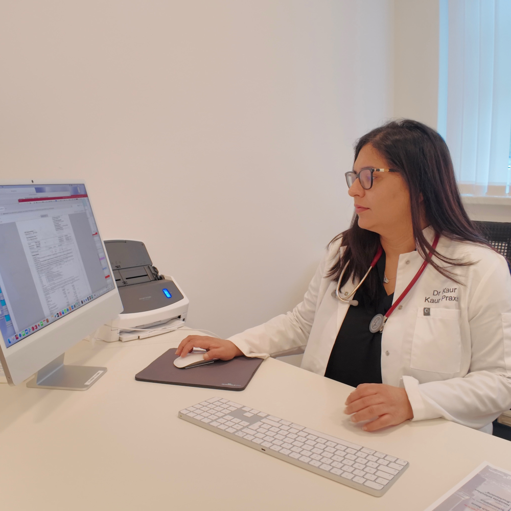 Dr Kaur